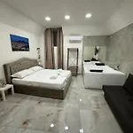 Valentino Suite 36