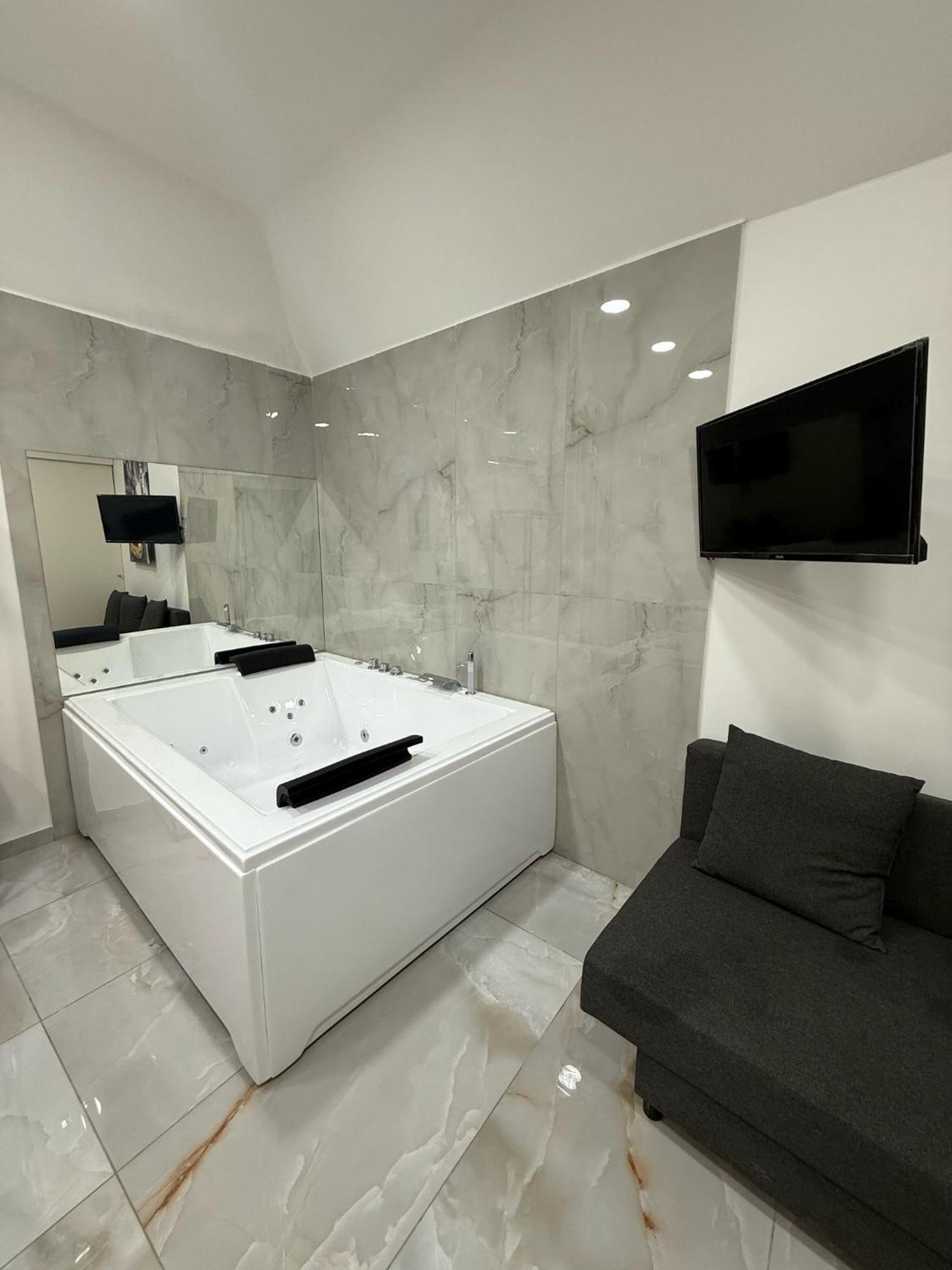 Valentino 36 Apartment